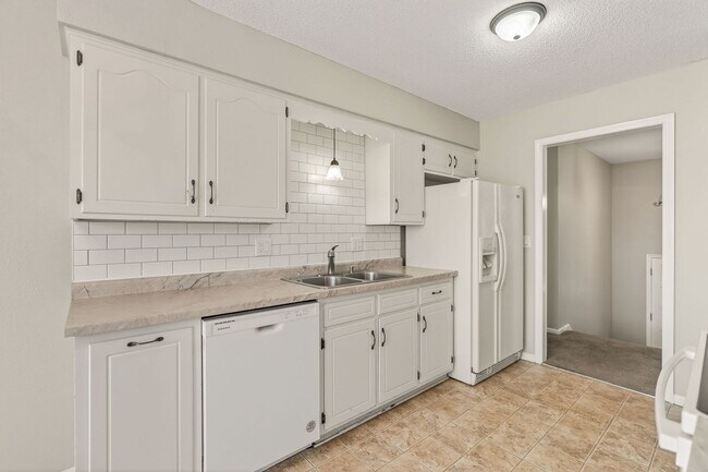 Building Photo - Spacious 3-Bed/2-Bath Home in Independence!