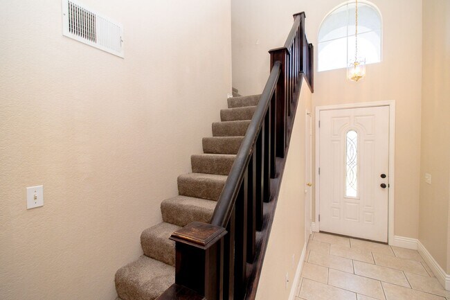 Building Photo - Warm and Inviting 3-Bedroom Home in the Heart of Menifee