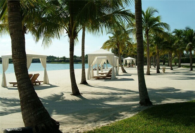 Building Photo - 10160 Bellavista Cir