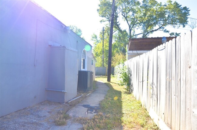 Building Photo - 1282 Hopper Rd