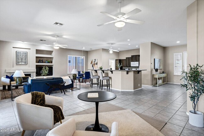 Building Photo - 2260 E Binner Dr