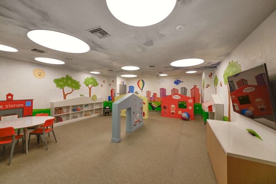 Building Photo - 5350 NW 84th Ave