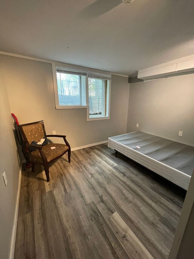 Building Photo - 952 Greenwood Ave