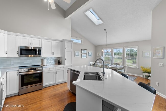 Building Photo - 3155 Lakeside Commons Dr SE