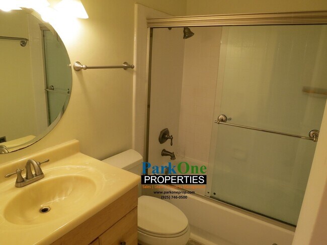 Building Photo - Condo Available in the Keys! Near Downtown Walnut Creek, Close to BART and the Freeway!