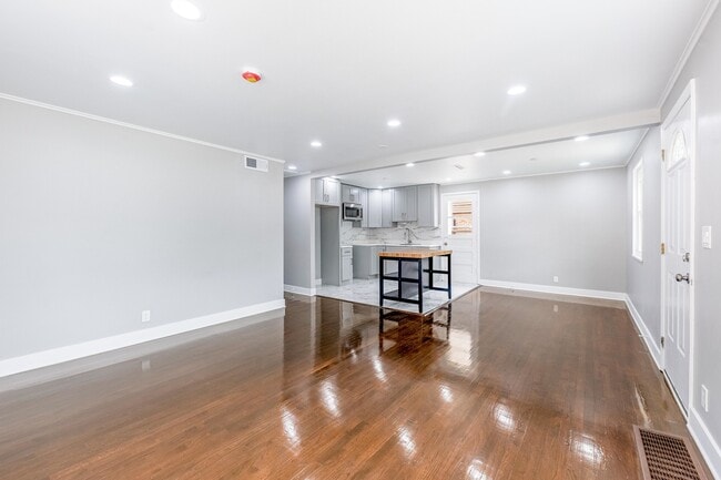 Building Photo - 4677 W 84th Pl