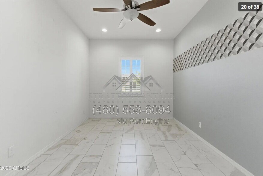 Building Photo - 1083 E Holland Park Dr