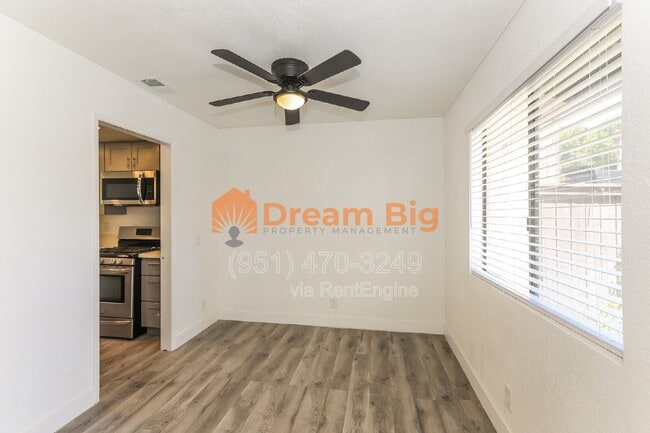 Building Photo - 2844 Oak Creek Dr