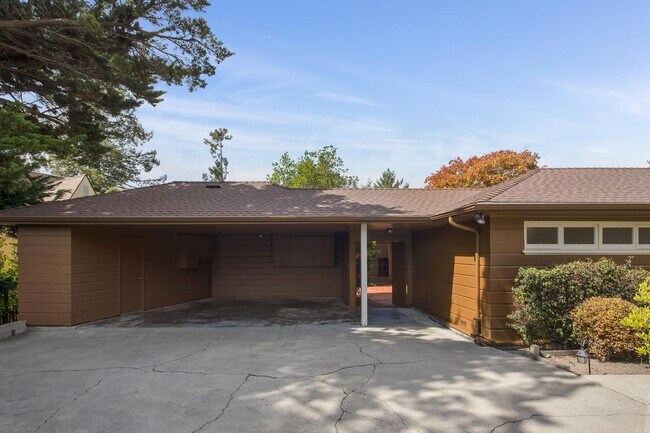 Building Photo - 5960 McAndrew Dr