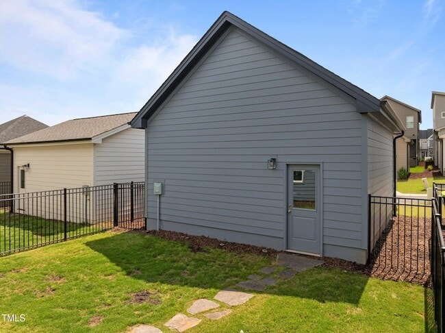 Building Photo - 117 Banning Dr