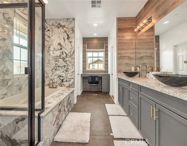 Building Photo - 12925 Waterlily Way