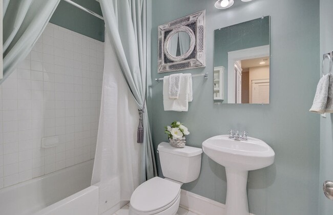 Building Photo - 3 Bedroom 2.5 Bath Condo in Etiwan Pointe ...