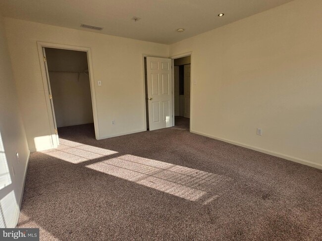 Building Photo - 1302 Black Walnut Dr