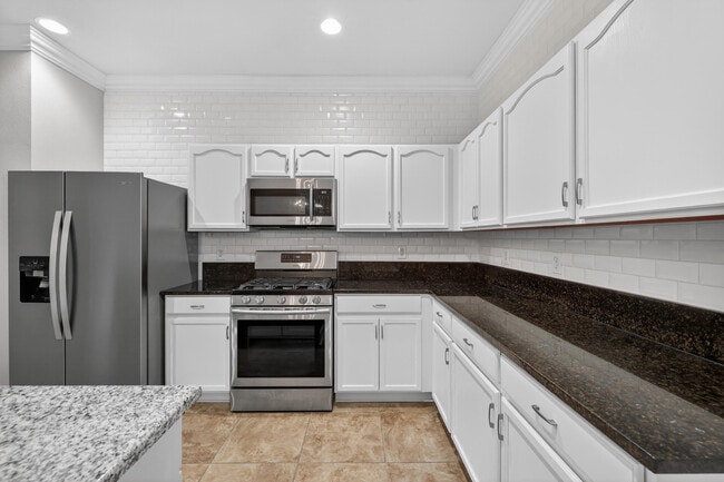 Building Photo - 7865 15th Ln