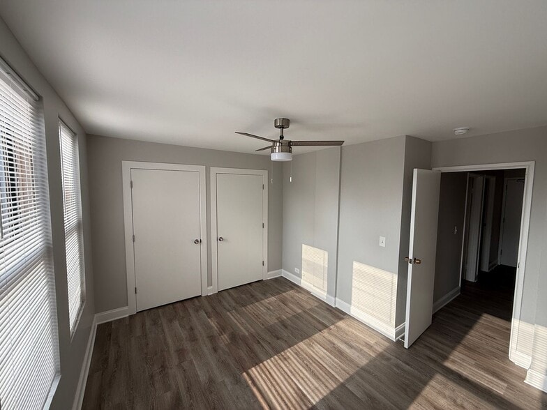 Building Photo - 744 W Gordon Terrace