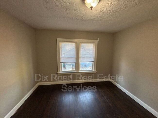 Building Photo - 4539 Mayhew Ave