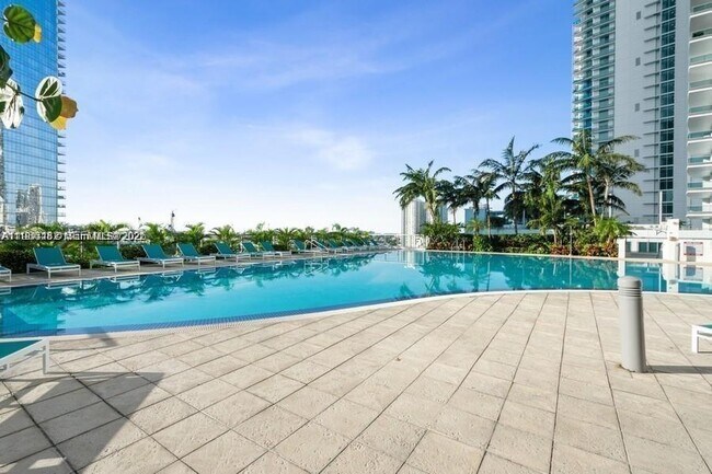 Building Photo - 888 Biscayne Blvd