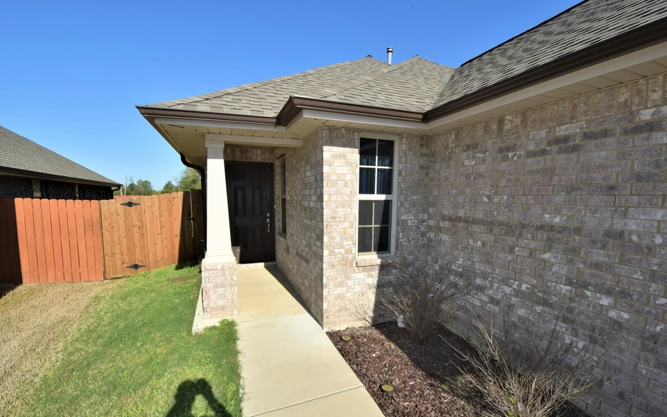 Building Photo - 7911 Allen Glen Ln