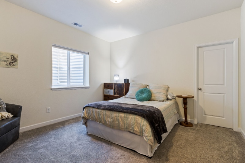 Building Photo - 1940 Shadow Lake Dr