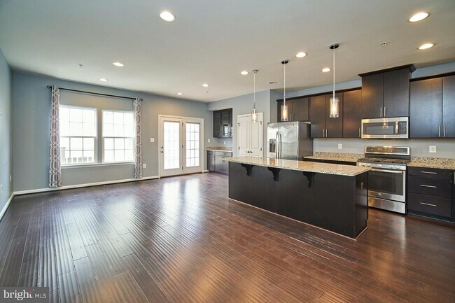 Kitchen/Dining - 8126 S Channel Dr