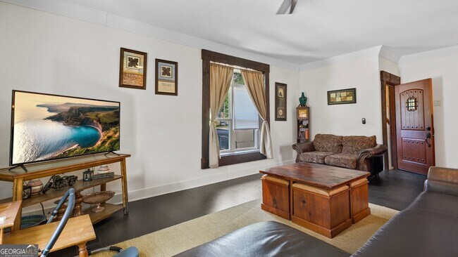 Building Photo - 610 Madola Rd