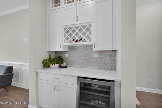 Building Photo - 247 Huguenot Ln