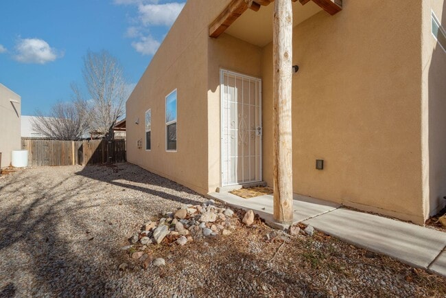 Building Photo - Move-In Ready Beauty Available Now!
