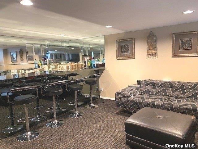 Building Photo - 6 Roberta Ln