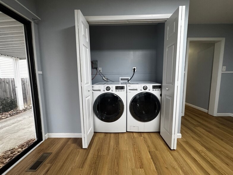 washer and dryer - 937 Shamrock Ave