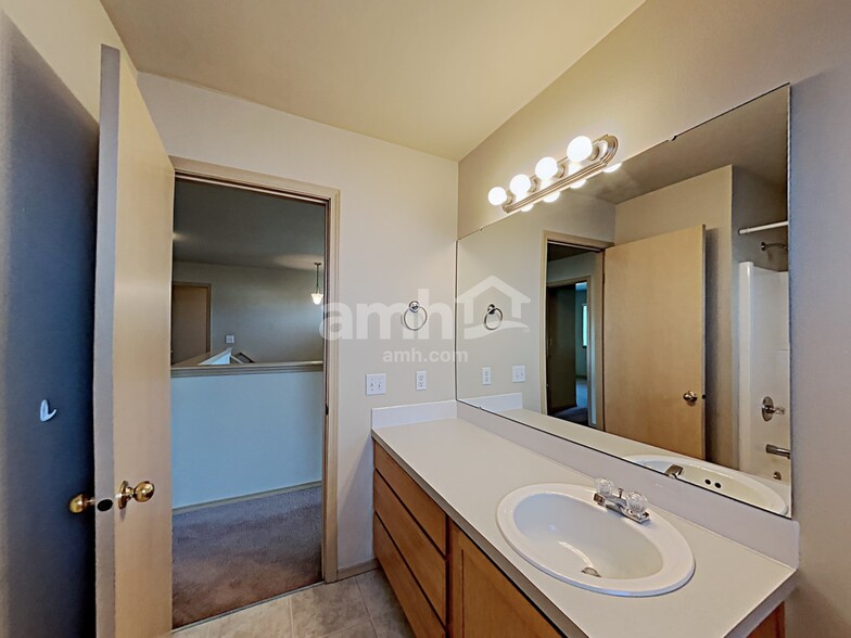 Building Photo - 20507 193rd Avenue Ct E