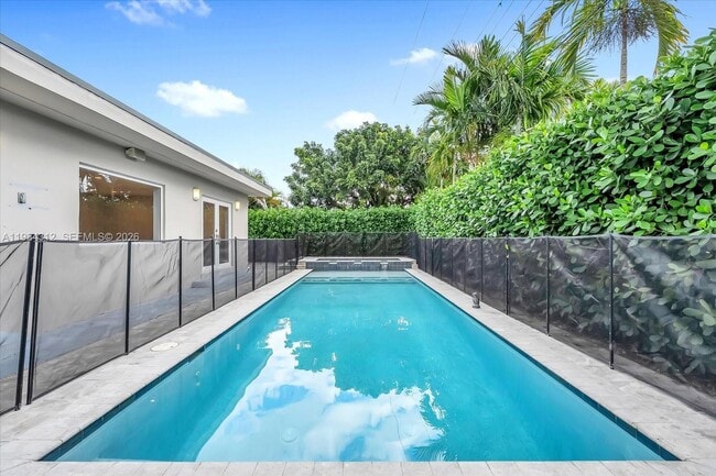 Building Photo - 10330 SW 51st St