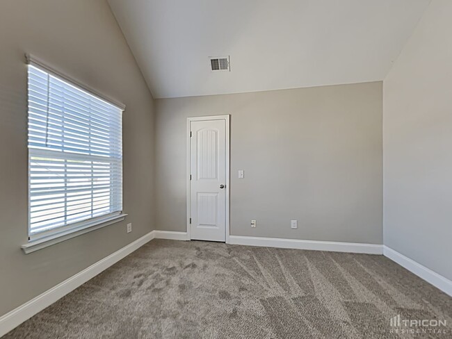 Building Photo - 5146 Summersun Dr