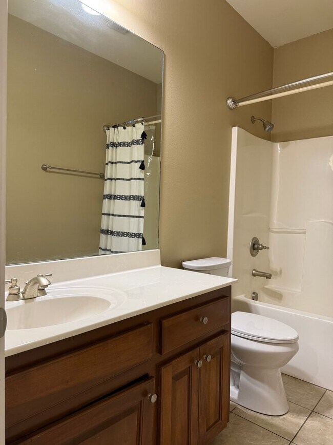 Building Photo - 111 Southwind Cove