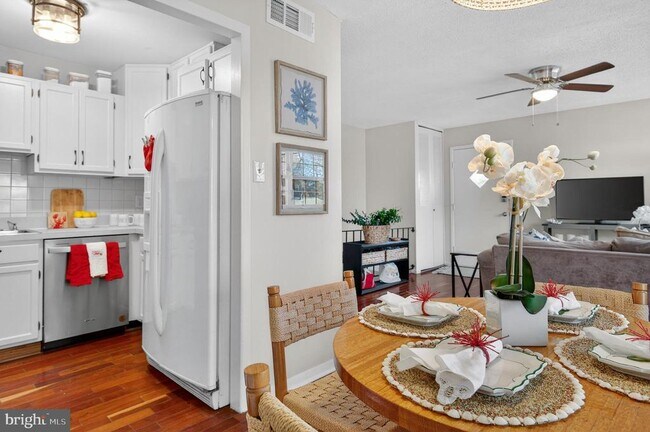 Building Photo - 462 Worthington Rd