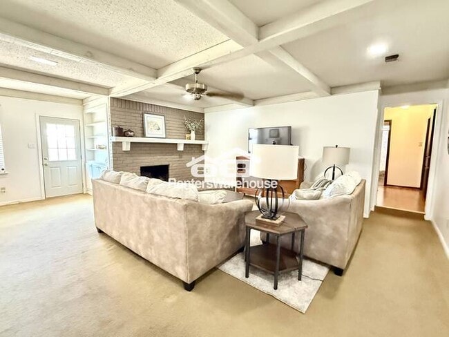 Building Photo - Spacious Corner-Lot Home with Cozy Charm a...