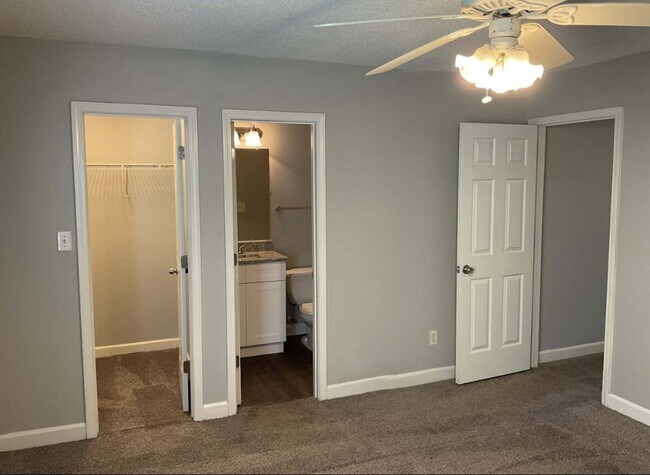 Building Photo - 5527 Black Fox Ct