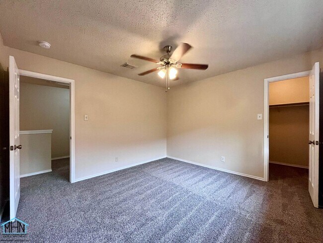 Building Photo - 8143 Chestnut Manor Dr