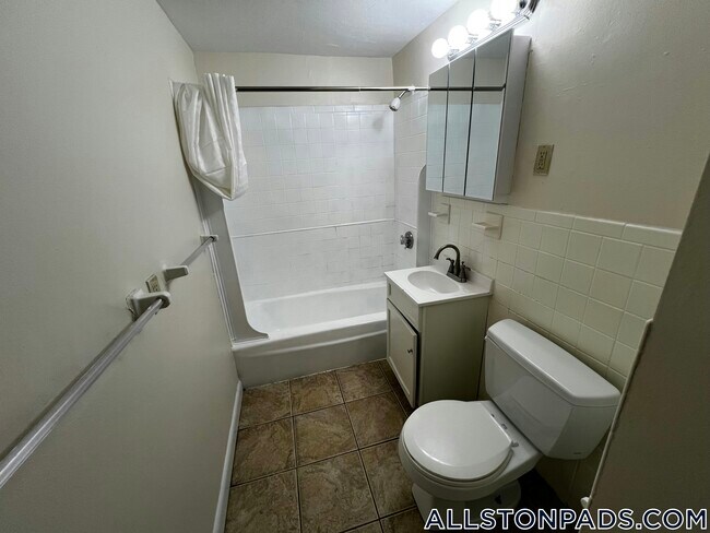 Building Photo - 90 Gardner St