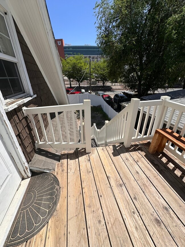 Building Photo - 1332 E 400 S