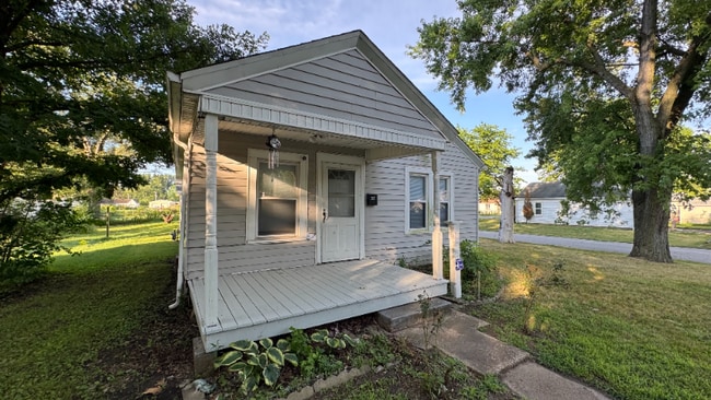 Building Photo - 404 W 5th St