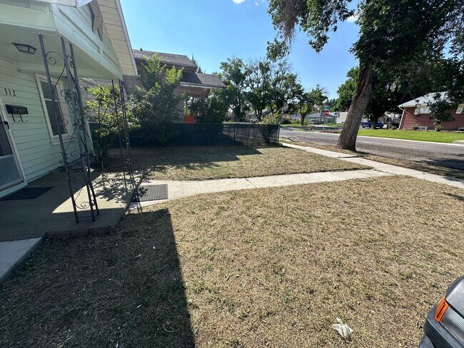 Building Photo - Cozy Price Rental