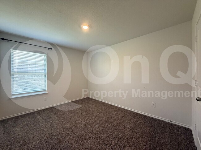 Building Photo - 3060 Stratford Wy