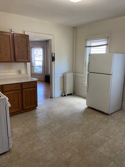 Building Photo - 447 W Mifflin St