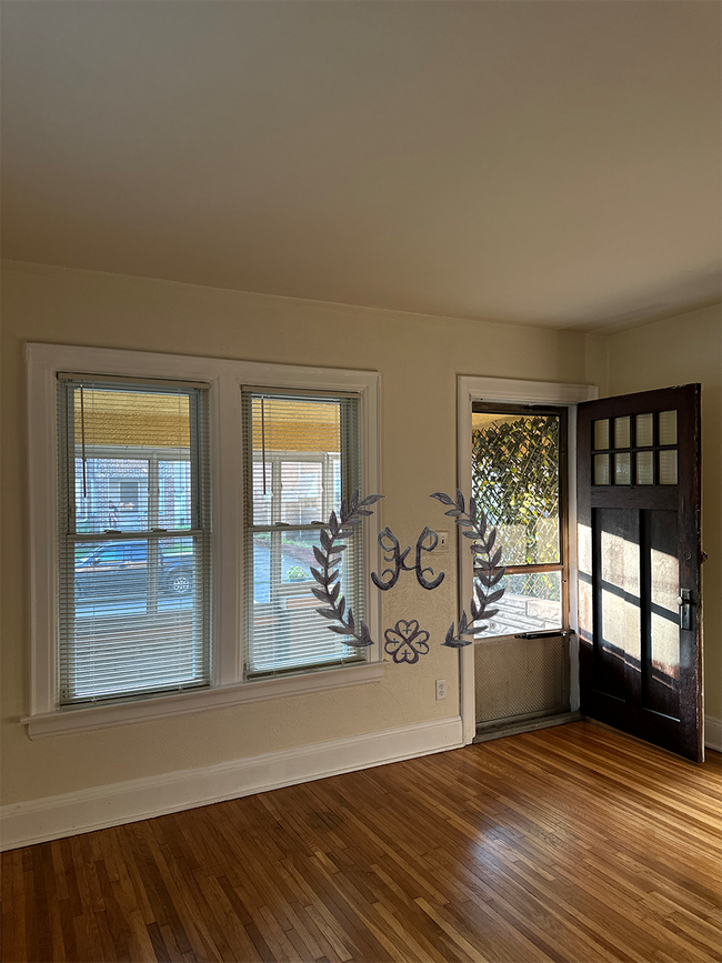 Building Photo - 119 Brunson Ave