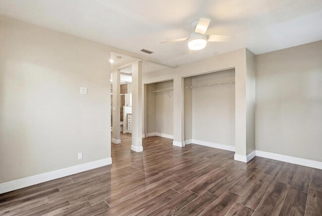 Building Photo - 5694 Northpointe Ln