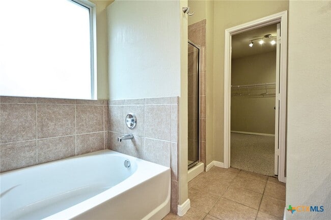 Building Photo - 2065 Dove Crossing Dr