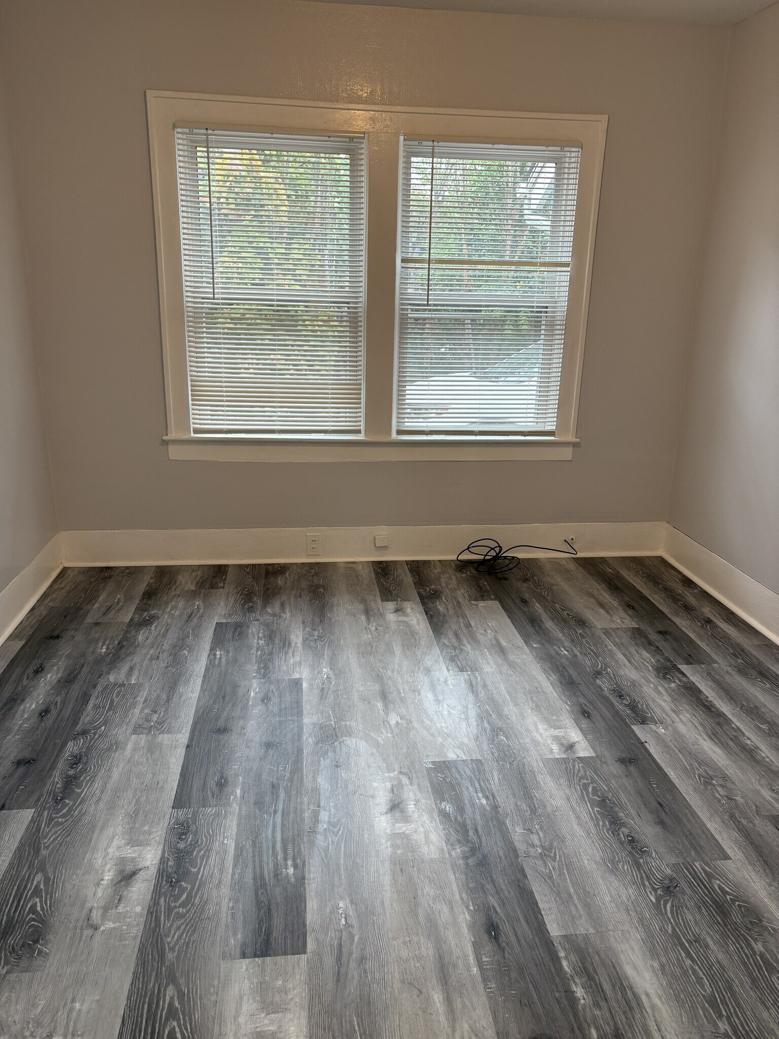 bedroom - 447 16th St SE