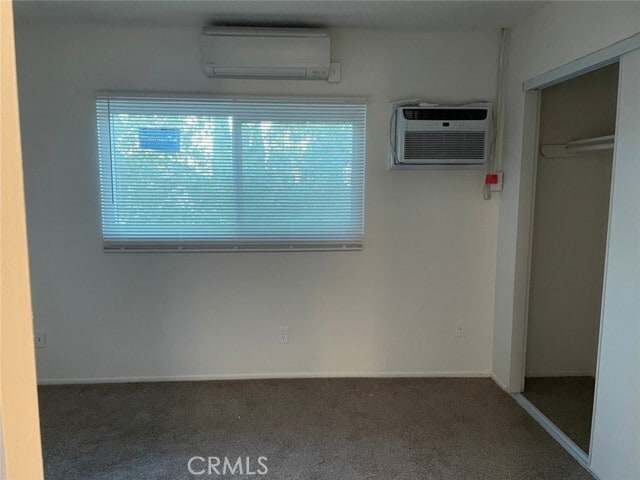 Building Photo - 324 E Ave Q7