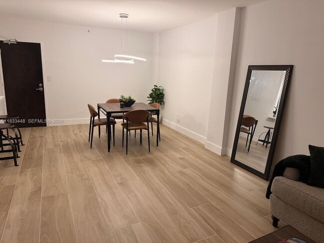 Building Photo - 1500 Bay Rd