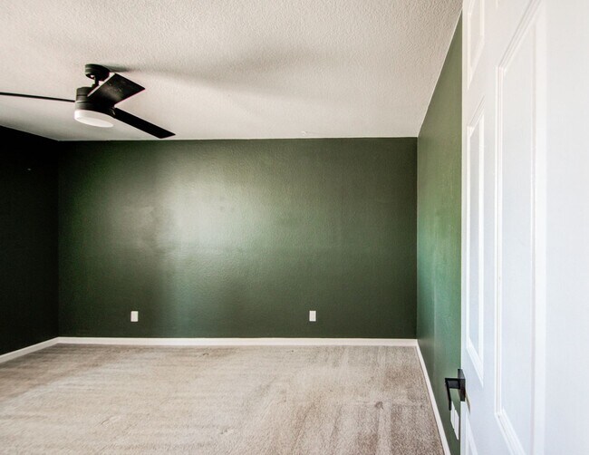 Building Photo - Spacious Villa for rent in Phoenix!